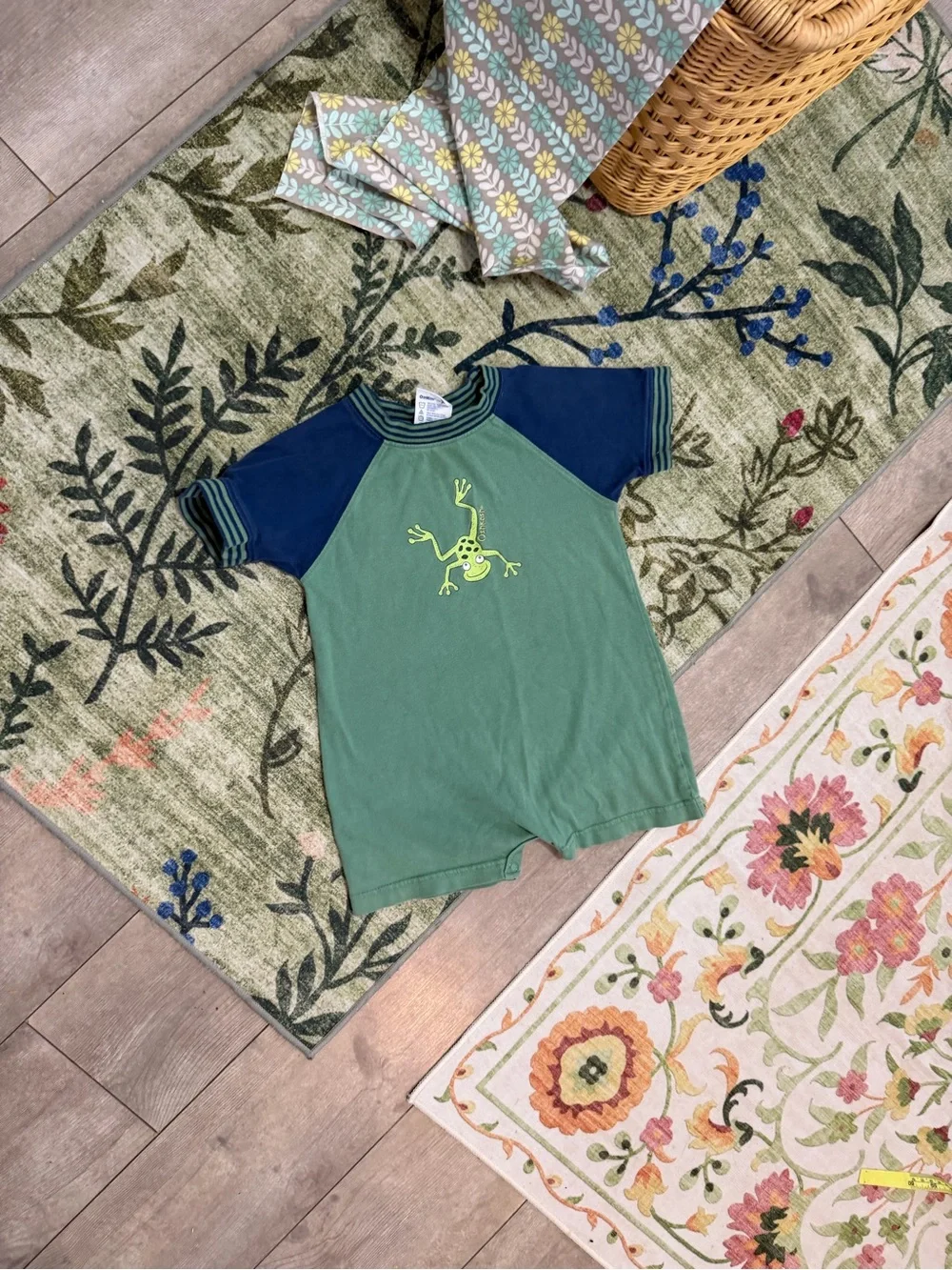 Vintage 90s OshKosh B'gosh Green Frog Romper 24 Months 100% Cotton Short Sleeve
